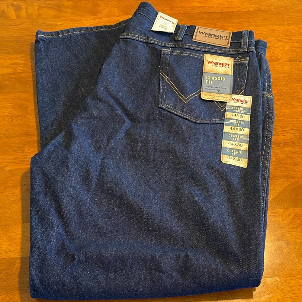 Wrangler Classic Fit Blue Jeans Denim Size 44 x 30 New with Tags